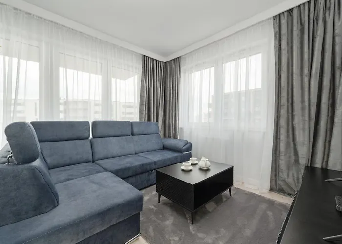 Luksusowy Apartament Z 3 Sypialniami, Klimatyzacja, Parkingiem I Biurkiem We Wroclawiu By Renters Prestige