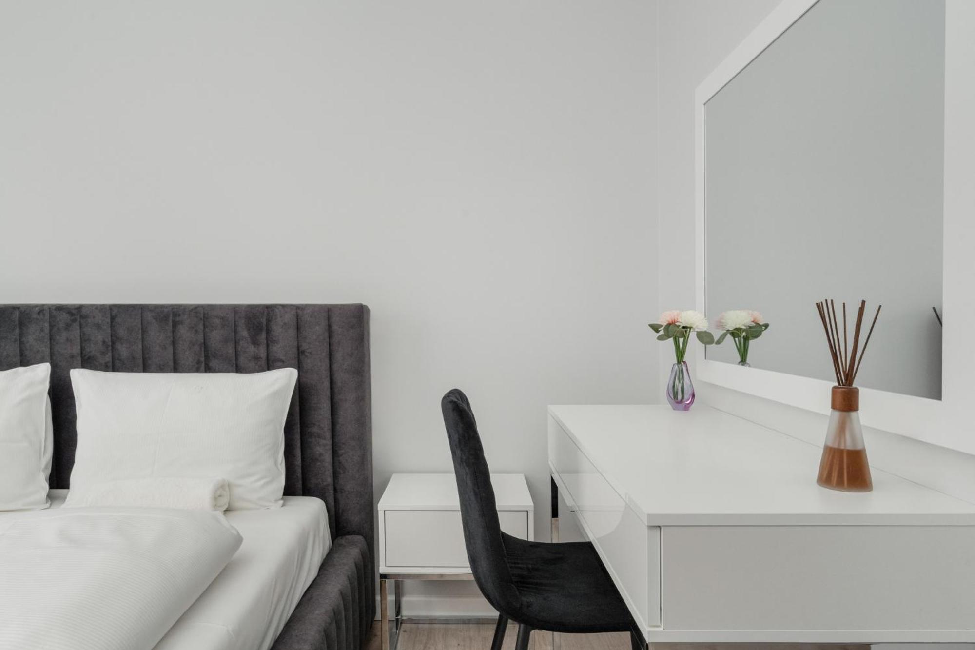 Leilighet Luksusowy Z 3 Sypialniami, Klimatyzacja, Parkingiem I Biurkiem We Wroclawiu By Renters Prestige Wrocław