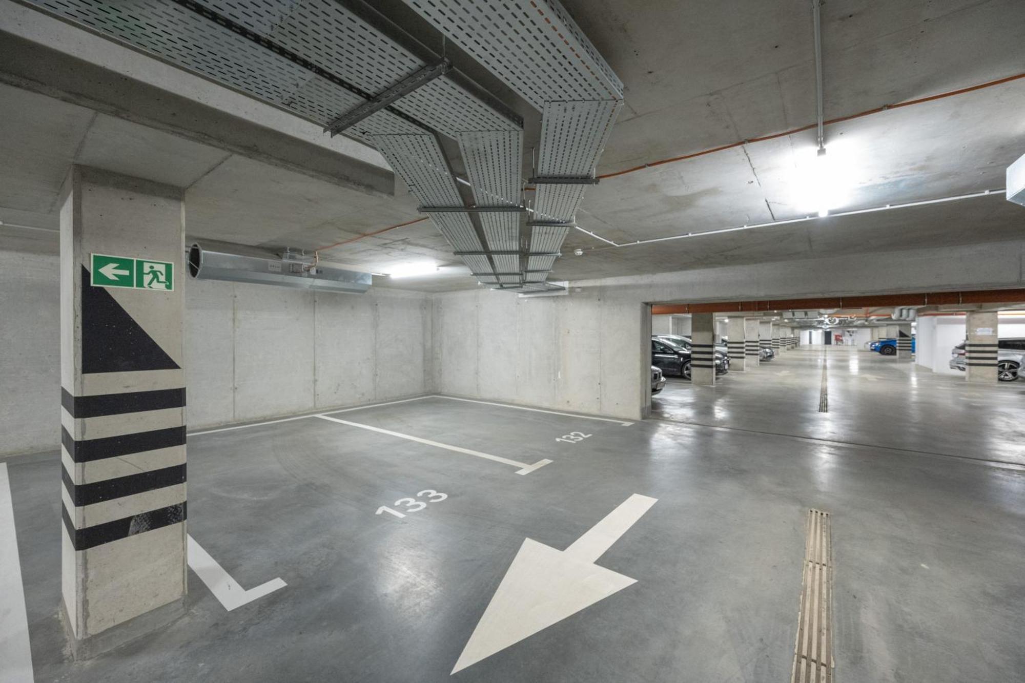 Luksusowy Z 3 Sypialniami, Klimatyzacja, Parkingiem I Biurkiem We Wroclawiu By Renters Prestige Wrocław